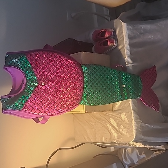 Mermaid life jacket - Picture 2 of 2